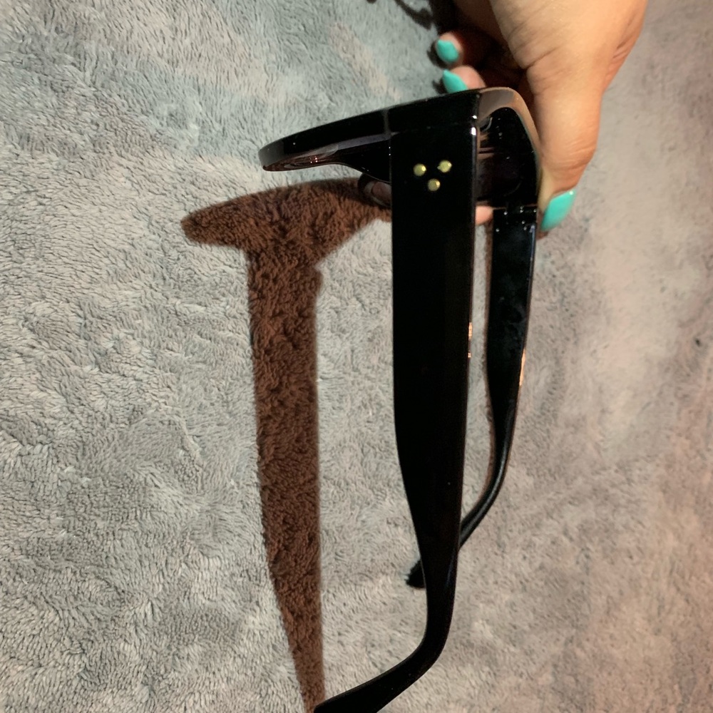 Black flat top SUNGLASSES !!!!! FASHIONABLE